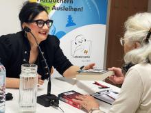 Foto Theresa Prammer zu Gast in der Hörbücherei